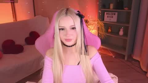 Aura online show from 04.15.26