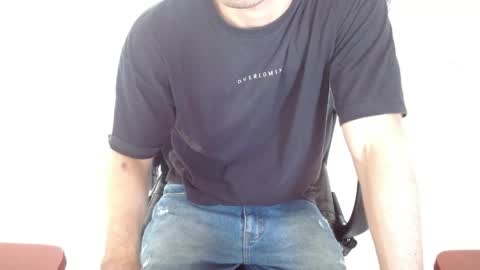 Snapshot of aureliv1 chatting on 04.26.26 Aureliano online show from 04.26.26