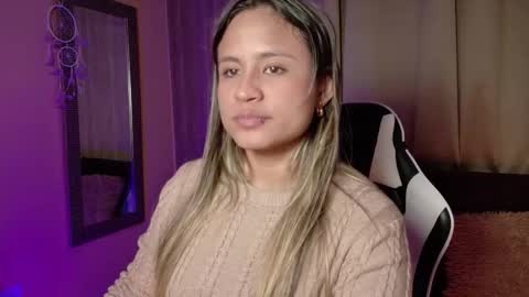 Snapshot of aurora_collins08 chatting on 09.19.25 aurora_collins08 online show from 09.19.25