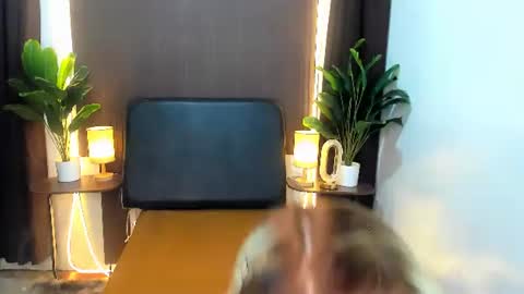 Kate online show from 12.19.25