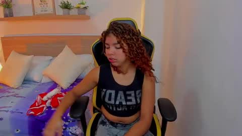Snapshot of aurora_rodriguez chatting on 01.13.25 aurora_rodriguez online show from 01.13.25