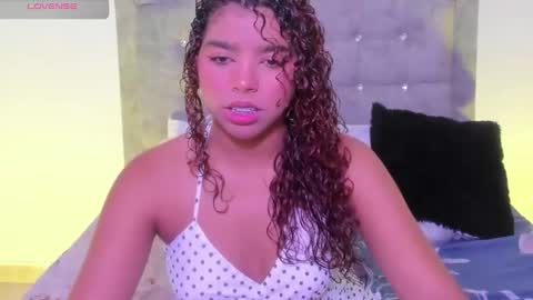 Snapshot of aurora_rodriguez chatting on 03.12.25 aurora_rodriguez online show from 03.12.25