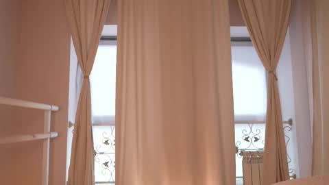 Aurora online show from 10.25.25