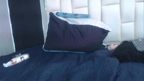 auroraa_miller online show from 12.21.24