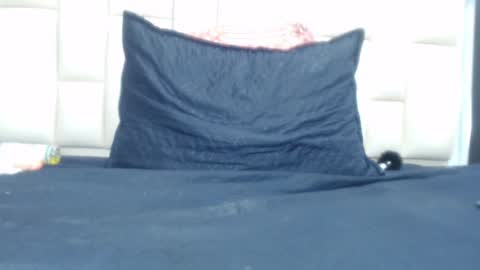 auroraa_miller online show from 01.04.25