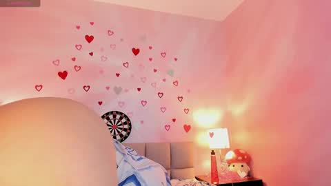 Aurora online show from 02.12.25