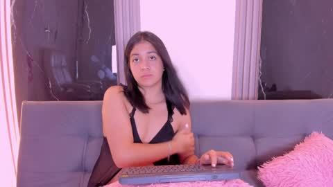 Snapshot of aurorafoxy_ chatting on 04.14.26 Aurora online show from 04.14.26