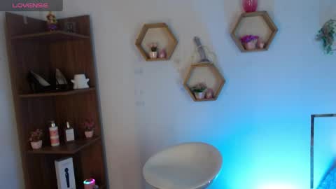 aurorahans online show from 04.07.26