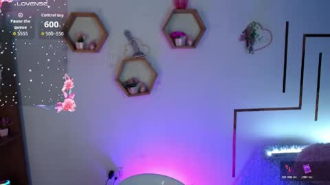 aurorahans online show from 04.13.26