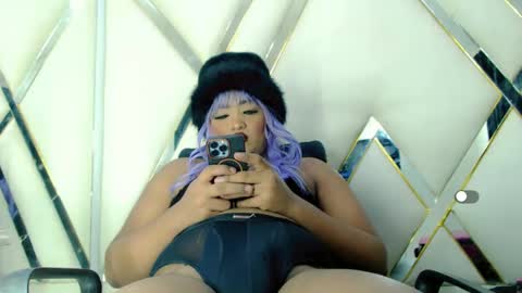 Snapshot of aurorarossx chatting on 10.08.25 Aurora online show from 10.08.25