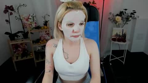 aurorawrenfield online show from 01.07.26