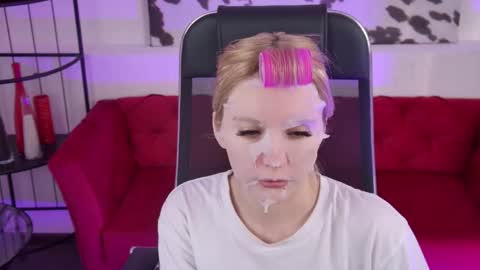 aurorawrenfield online show from 02.25.26