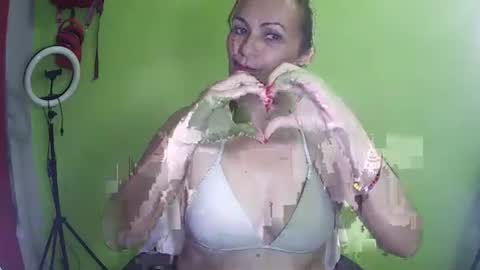 aurori997239 online show from 11.27.25