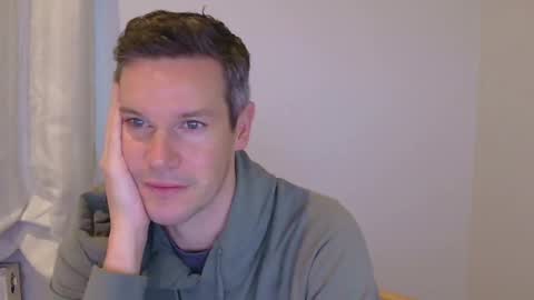 aussiesurfer0000 online show from 02.17.25