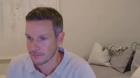 aussiesurfer0000 online show from 04.14.26