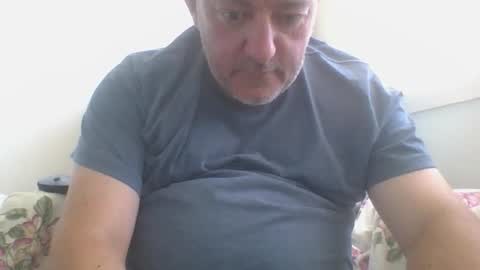 Snapshot of aussiesydguy chatting on 10.24.25 chatbateaussie online show from 10.24.25