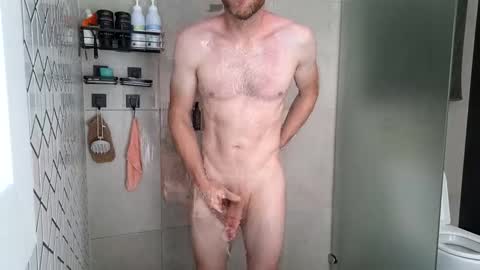 Snapshot of aussieweapon chatting on 10.22.25 Nick online show from 10.22.25