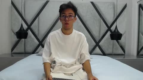 austinreeds online show from 10.18.25