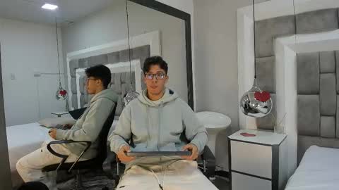 austinreeds online show from 02.23.26