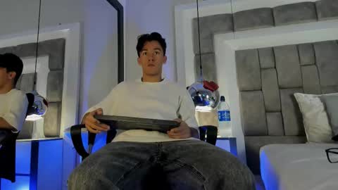 Snapshot of austinreeds chatting on 03.02.26 austinreeds online show from 03.02.26