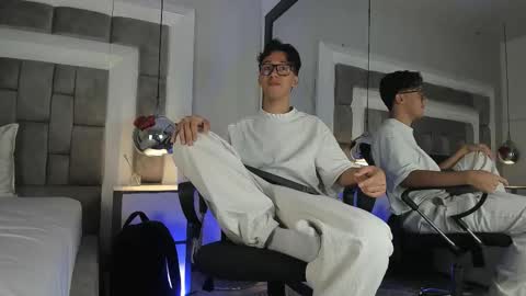 Snapshot of austinreeds chatting on 03.03.26 austinreeds online show from 03.03.26