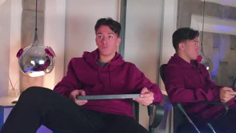 Snapshot of austinreeds chatting on 04.16.26 austinreeds online show from 04.16.26