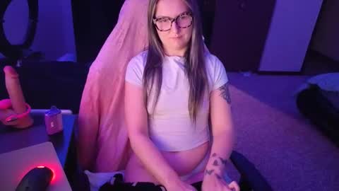 autumn2704 online show from 11.25.25