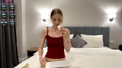 Snapshot of autumnroginson chatting on 05.25.26 Annie online show from 05.25.26