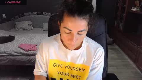 Ava online show from 11.08.25