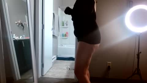 Snapshot of avaashley chatting on 11.23.25 Ava Ashley online show from 11.23.25