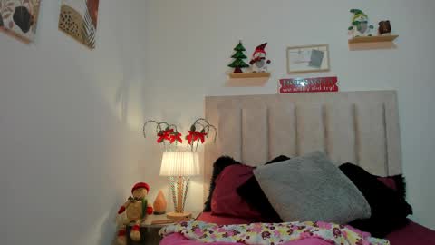 Avaline Help me reach 100 likes TRANSMISSION EVERY DAY FROM 39 PM online show from 12.28.24