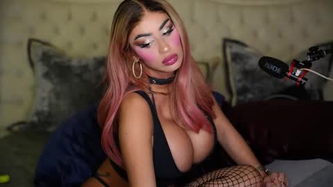 AvalonnFoxx online show from 01.13.26