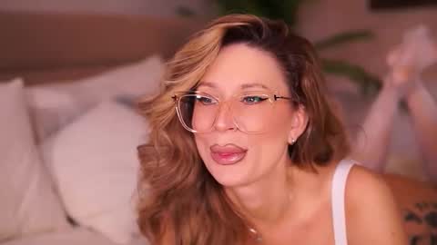 Snapshot of avamaddisson chatting on 02.17.26 Ava online show from 02.17.26