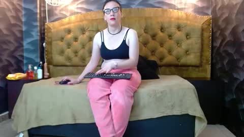 Snapshot of avanahomi chatting on 09.20.25 avanahomi online show from 09.20.25