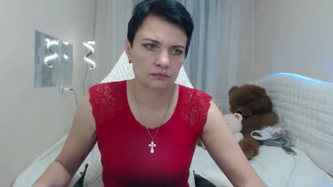 Snapshot of avasaturnian chatting on 09.15.25 avasaturnian online show from 09.15.25