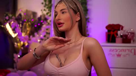Snapshot of avashay chatting on 02.17.25 Carina online show from 02.17.25