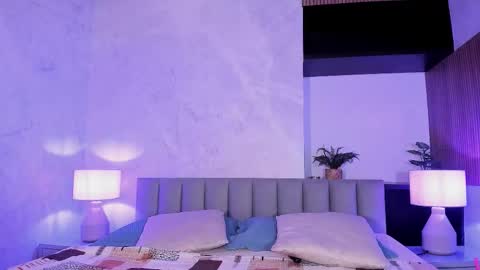 avawhiite online show from 10.23.25