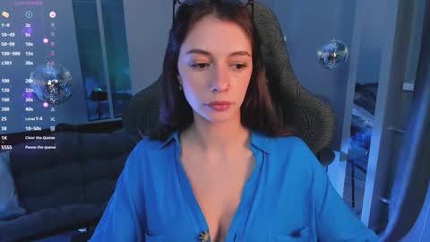 Avie online show from 10.21.25