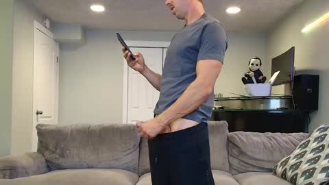 Snapshot of averageandsum chatting on 09.15.25 averageandsum online show from 09.15.25