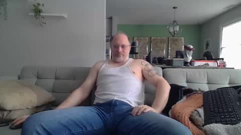 Snapshot of averagegreg chatting on 02.03.26 Greg online show from 02.03.26