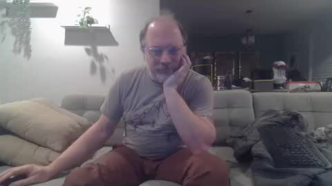 Snapshot of averagegreg chatting on 02.26.26 Greg online show from 02.26.26