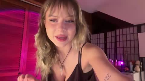 Avery  online show from 11.08.25