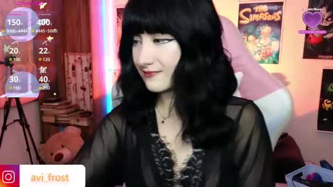 Snapshot of avi_frost chatting on 02.14.25 Saraaaa independent model 3 online show from 02.14.25