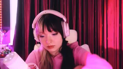 Avriel online show from 01.14.26