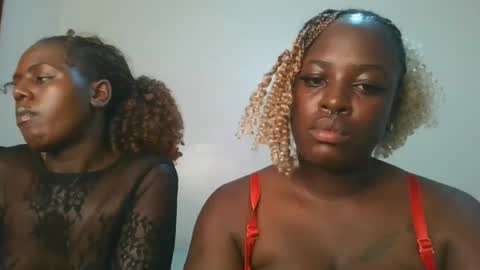 Snapshot of avian_babe1 chatting on 07.18.26 avian_babe1 online show from 07.18.26