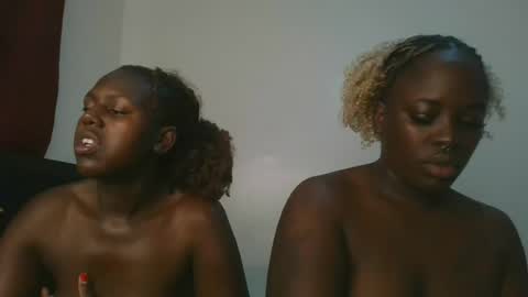 Snapshot of avian_babe1 chatting on 07.19.26 avian_babe1 online show from 07.19.26