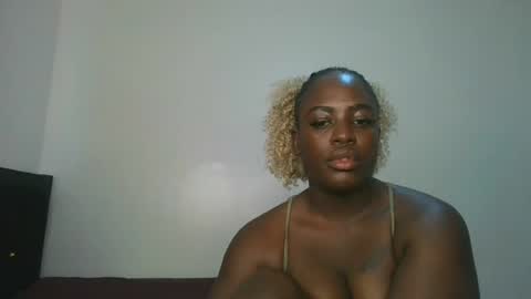 Snapshot of avian_babe1 chatting on 07.22.26 avian_babe1 online show from 07.22.26