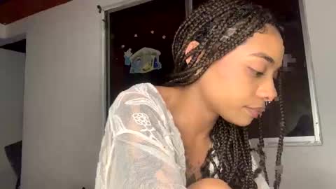 Avril online show from 02.21.25