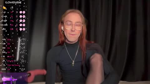 avril_pearly_ online show from 11.29.25