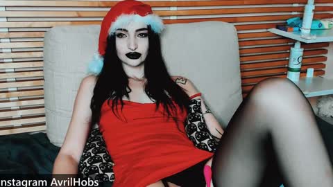 Avril online show from 12.25.24